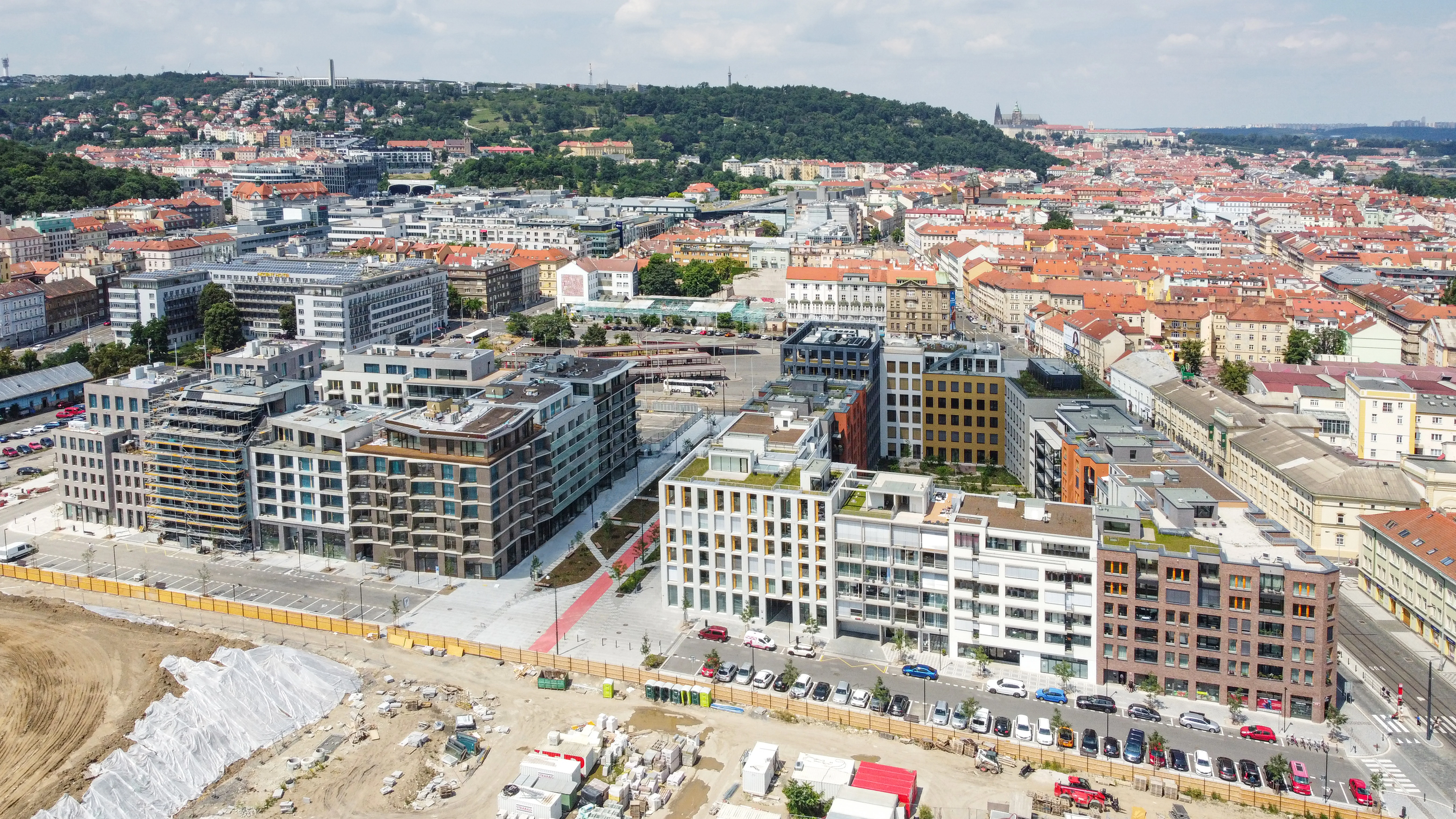 Případová studie: Dedikovaná privátní linka a B2B internet pro technologickou firmu v Praze — Smíchově